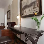Dlouha Art & Antique Stay