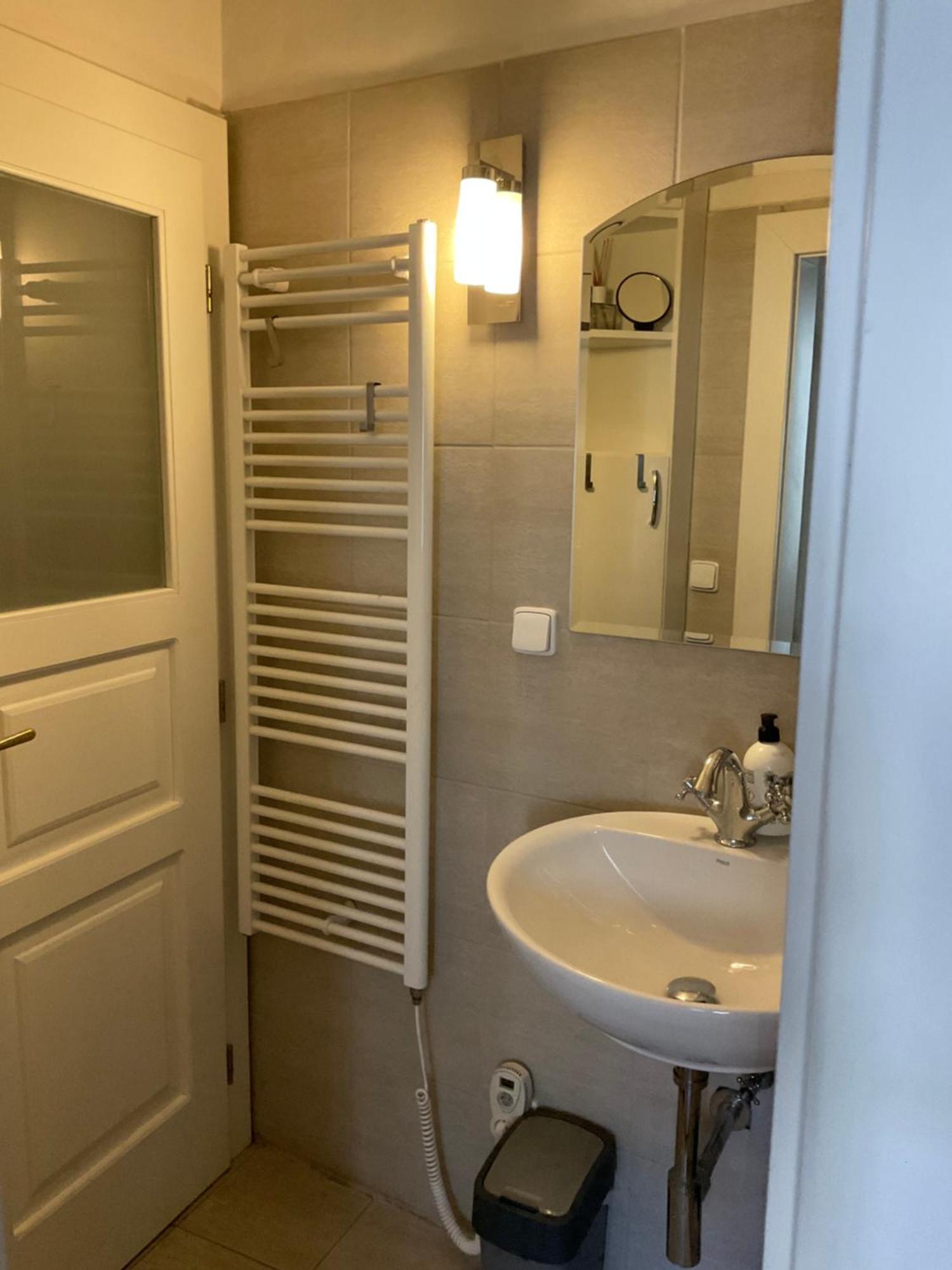 Dlouha Art & Antique Apartment