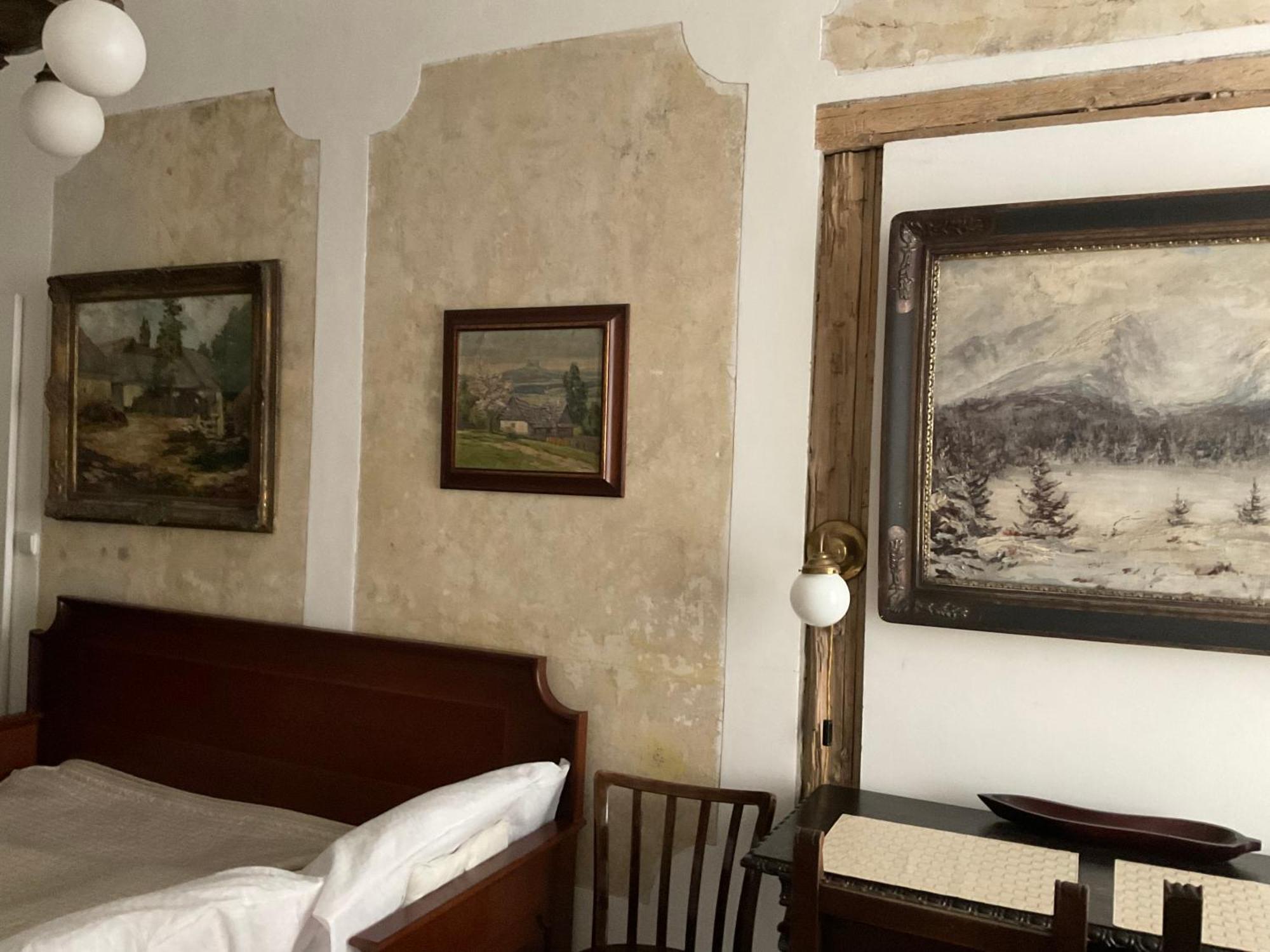 Apartment Dlouha Art & Antique